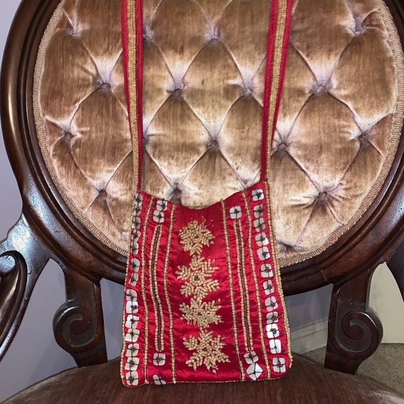 Red Cross bag with Shells and Beads - Picture 1 of 2